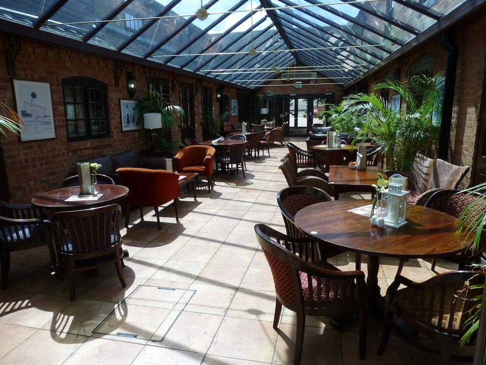 The Atherstone Red Lion Hotel Экстерьер фото