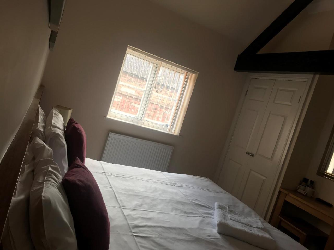 The Atherstone Red Lion Hotel Экстерьер фото