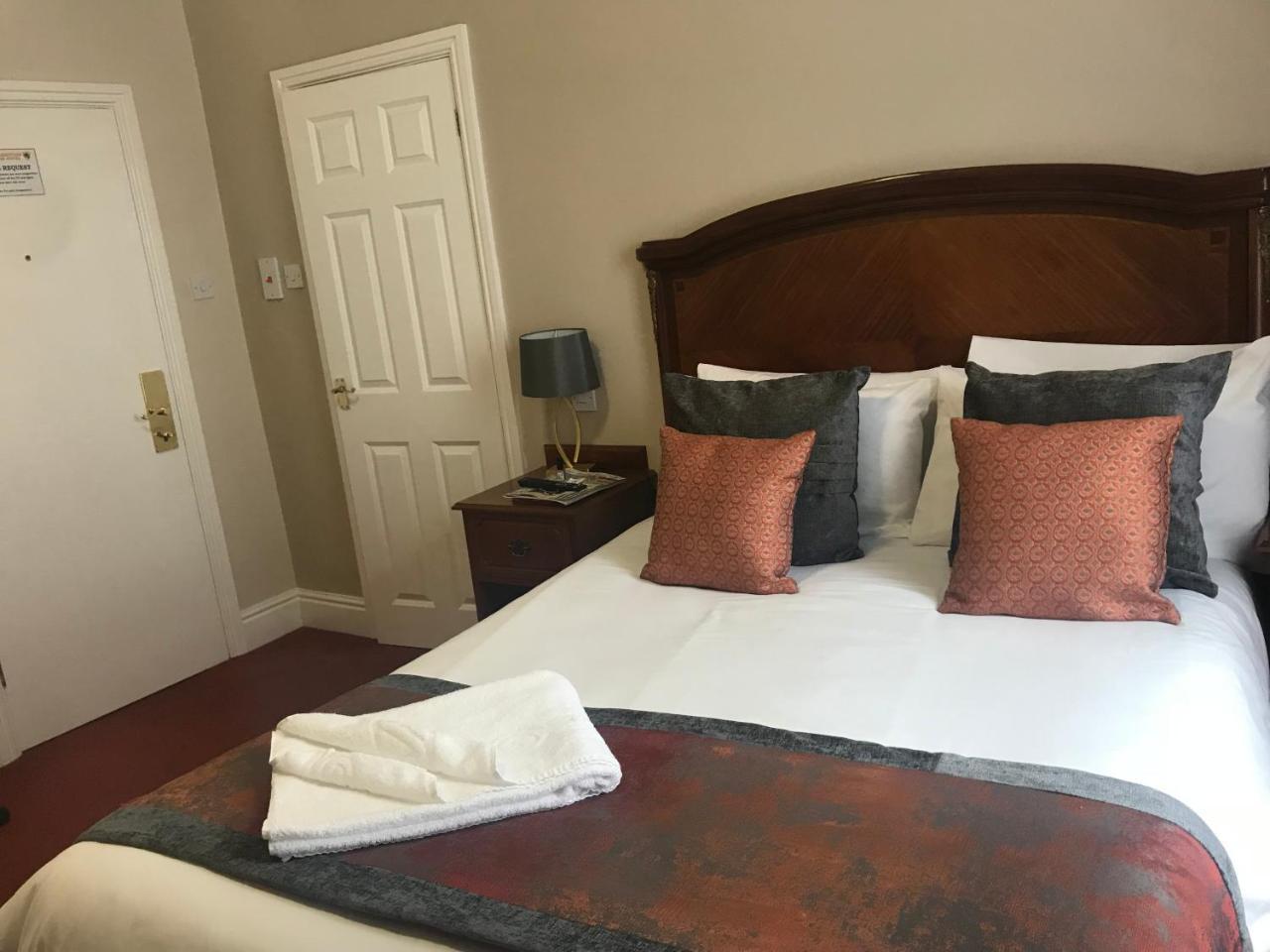 The Atherstone Red Lion Hotel Экстерьер фото