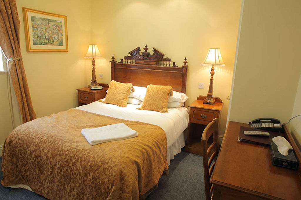 The Atherstone Red Lion Hotel Экстерьер фото